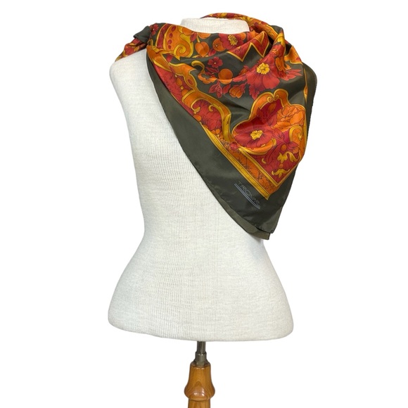 Trovare Vintage Floral Fall Scarf - Picture 2 of 8